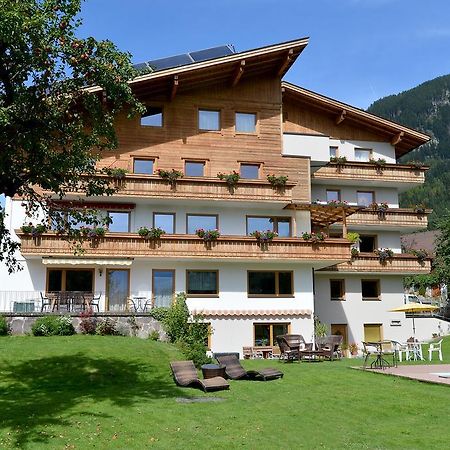 Gaestehaus Wurm ชตุมม์ ภายนอก รูปภาพ